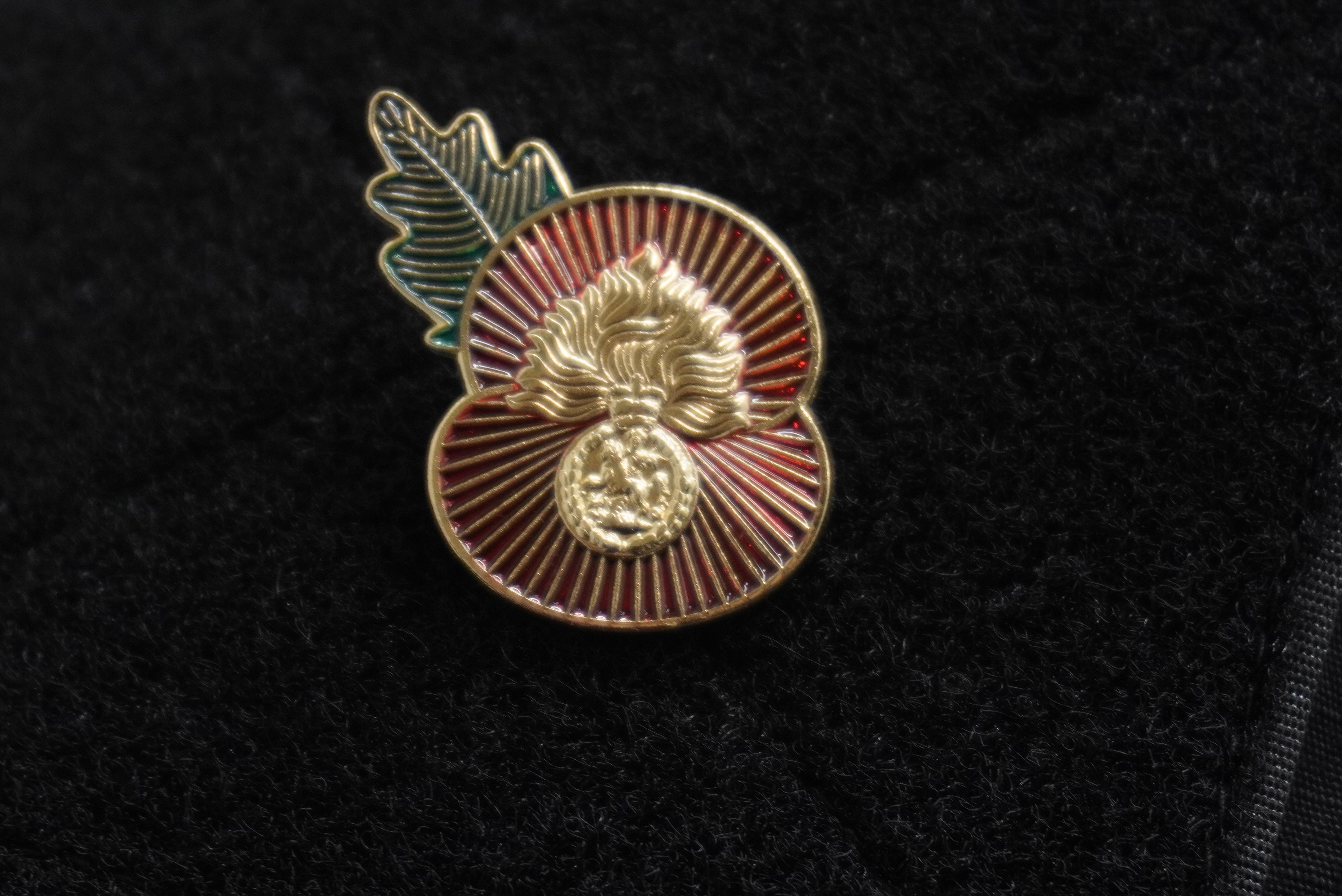 Royal Regiment of Fusiliers Poppy Pin Badge Remembrance Day British Army