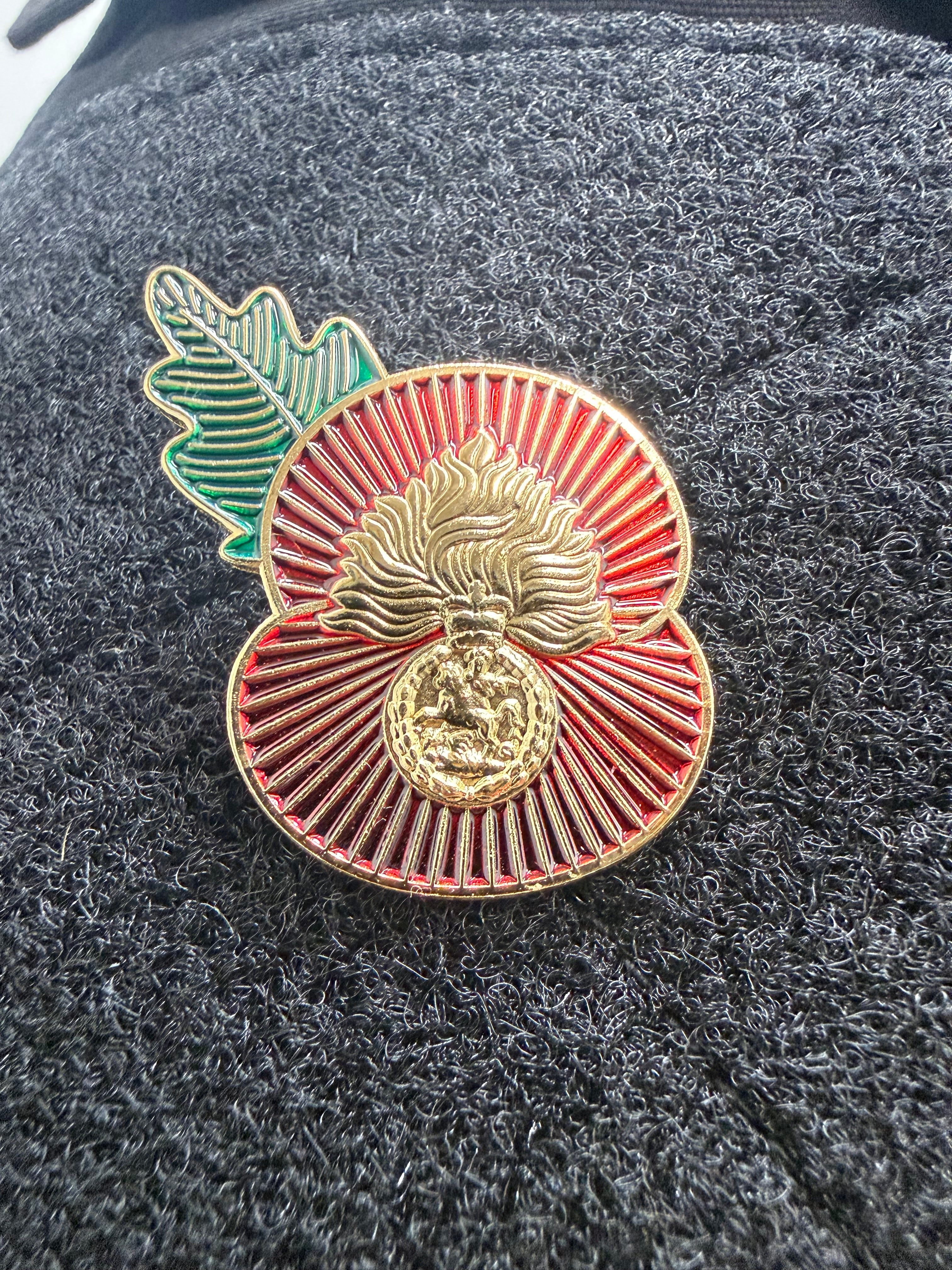 Royal Regiment of Fusiliers Poppy Pin Badge Remembrance Day British Army