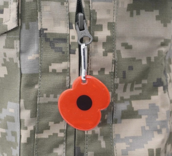 REFLECTIVE POPPY KEY TAG - 2 LEAF - REMEMBRANCE DAY - TAG ZIP / DOG / BAG BERGEN 2 PETAL